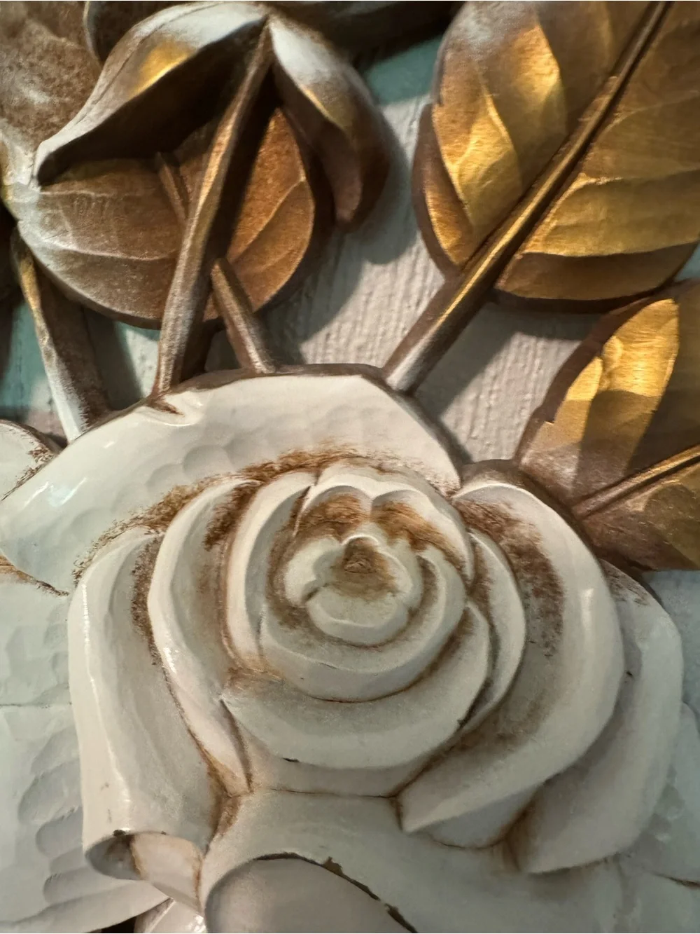HOMCO White and Gold Floral Wall Décor